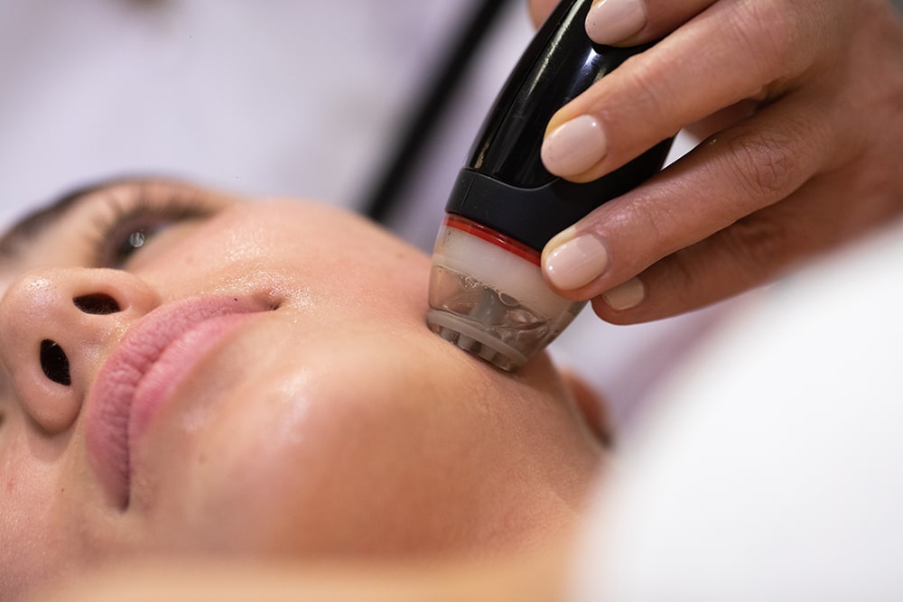 DermaClear: Limpia, exfolia e hidrata tu piel en una sola sesión